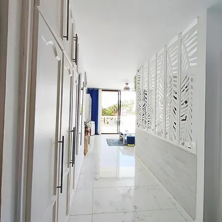 Apartman Sunshine Escape With Ocean View